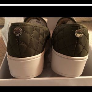 Steve Madden platform Army Green
